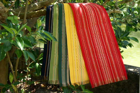 Shuri Doton woven table center (100cm)