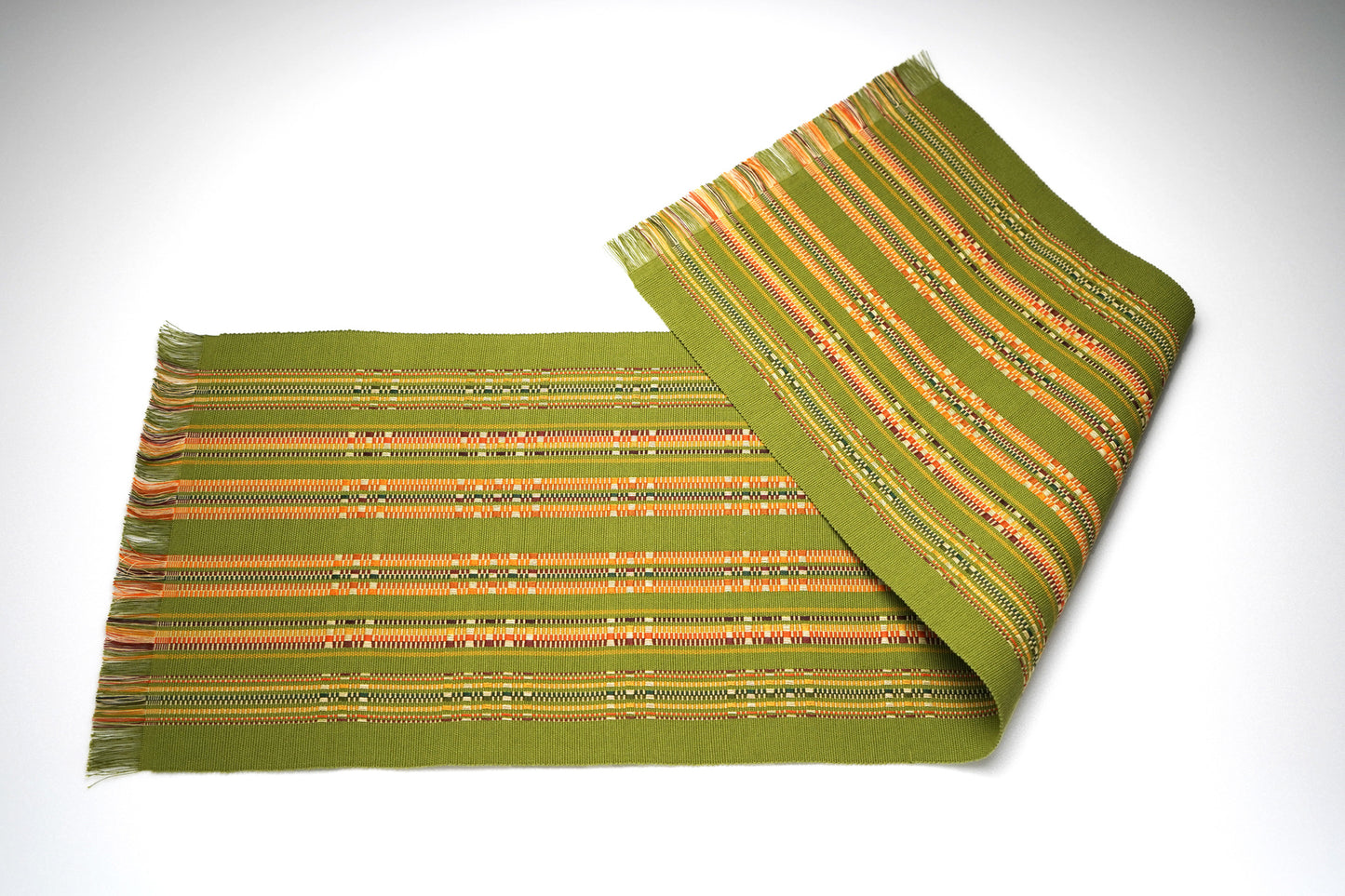 Shuri Doton woven table center (100cm)